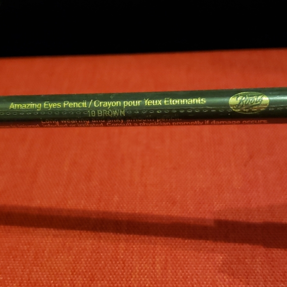 Makeup bundle - Picture 11 of 13